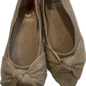 Silver Ballet Flats with Bow Detail and Textured Finish